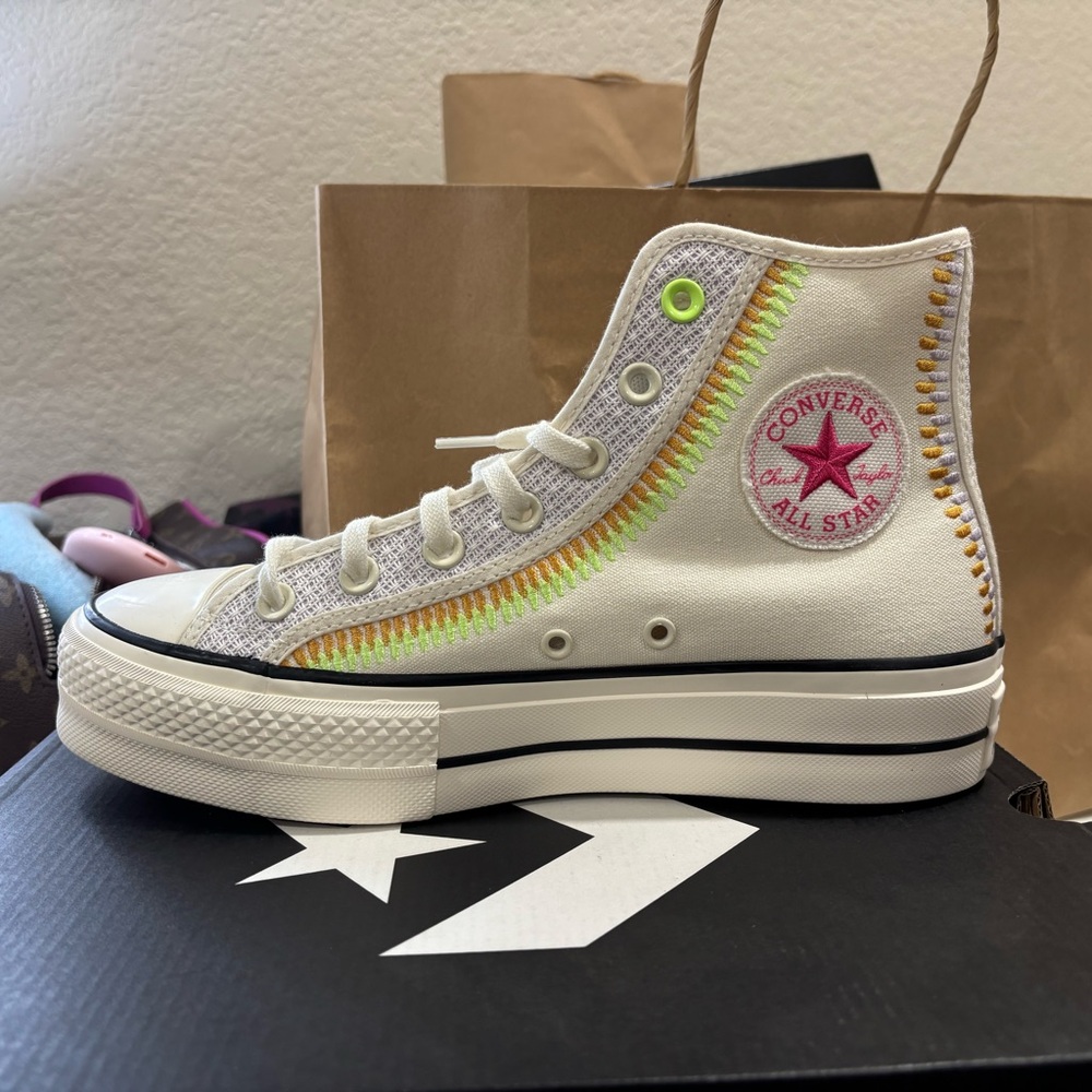 Converse high tops limited edition in box